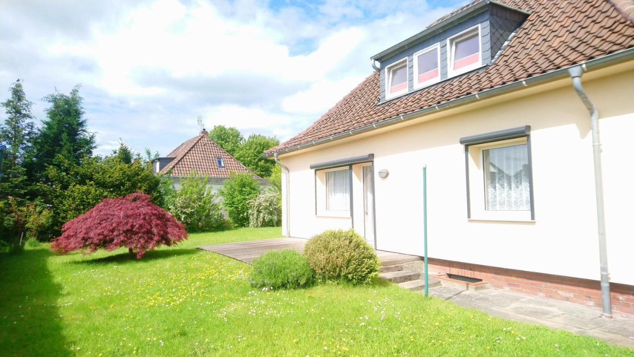 Gaestehaus „Barbara” Mit Garage In 26919 Brake Brake  Eksteriør billede